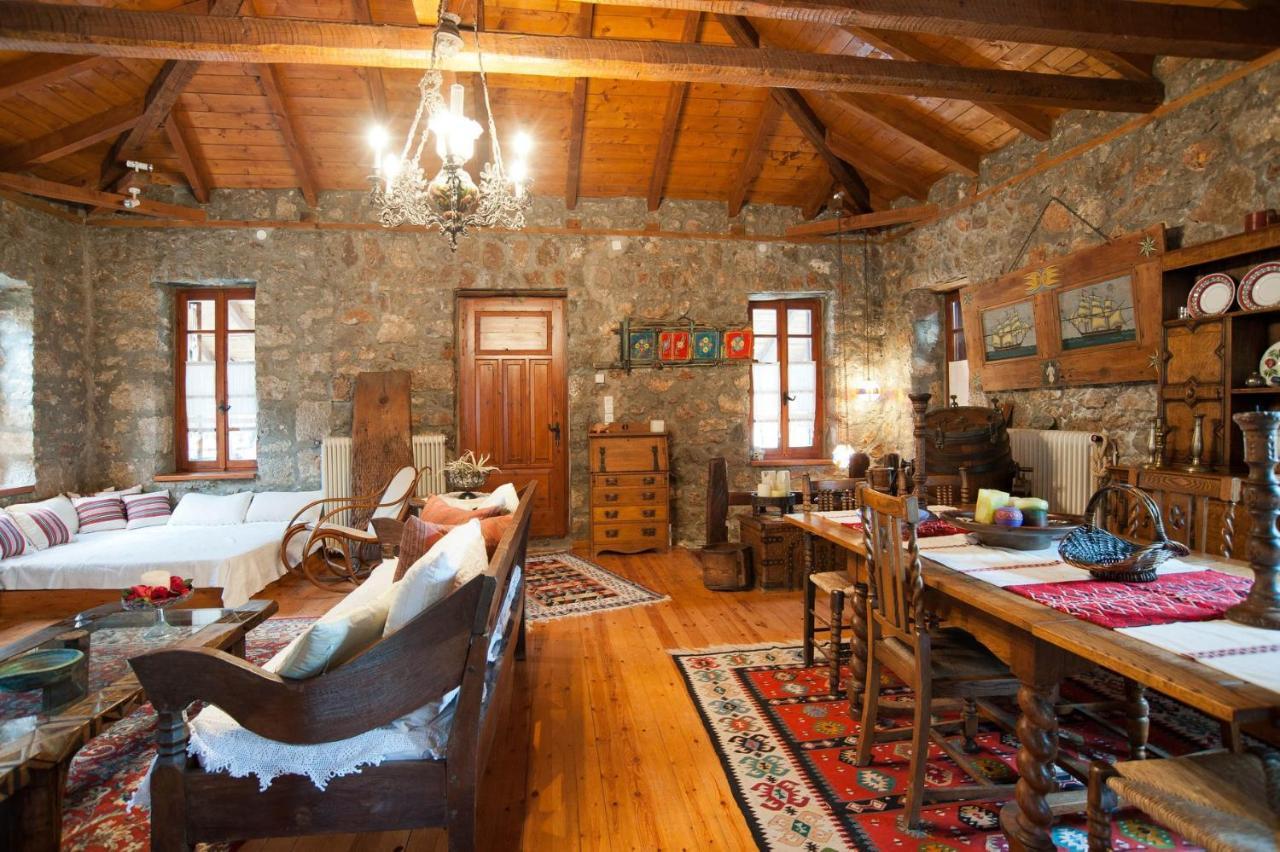 Villa Mariolata Stone House Lílaia Exterior foto