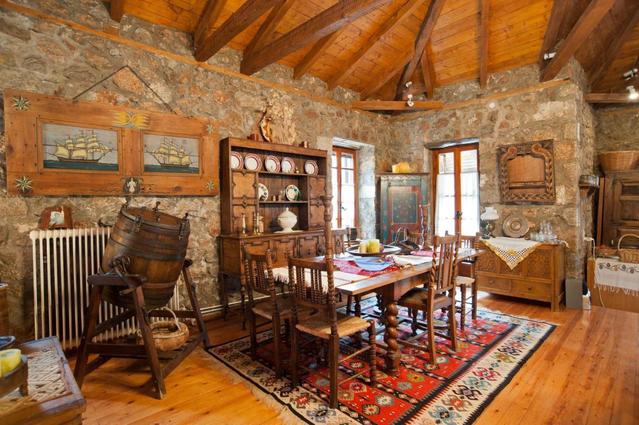 Villa Mariolata Stone House Lílaia Exterior foto